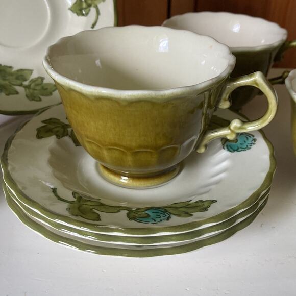 Vintage Vernon Ware by Metlox Olive Green & Blue Cups and Saucers, Set of 4 - Picture 4 of 11